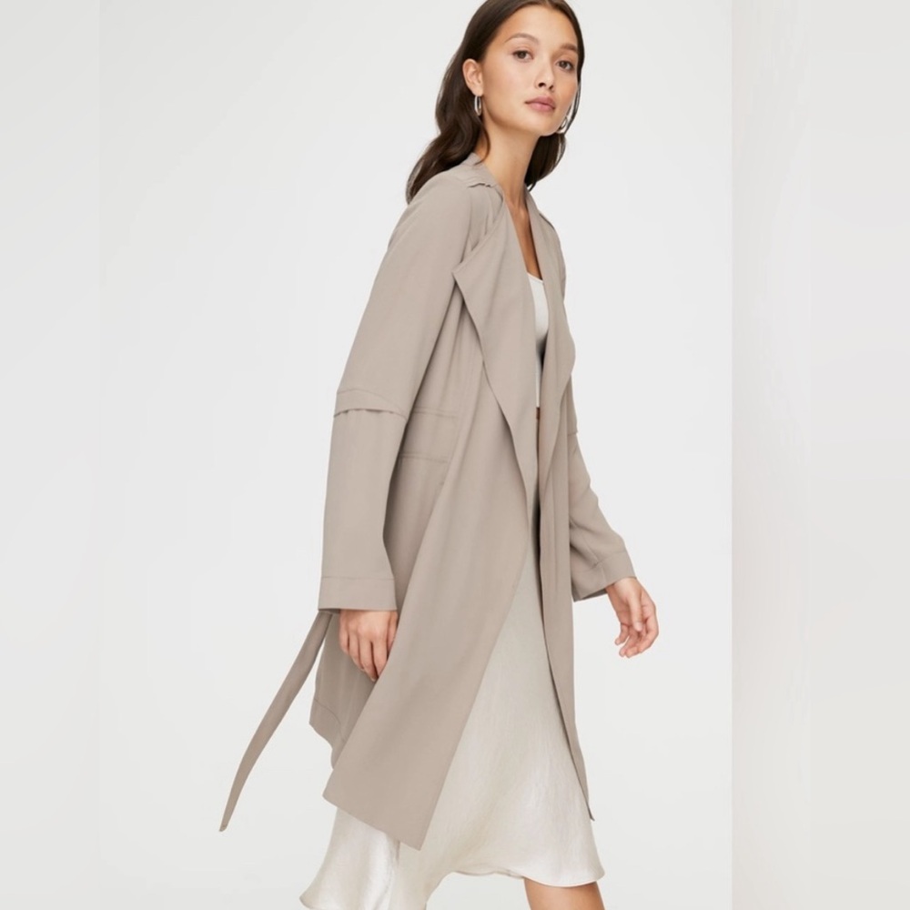 Aritzia Babaton Quincey Flowy Lightweight trench coat Size Medium In Taupe - Picture 5 of 16